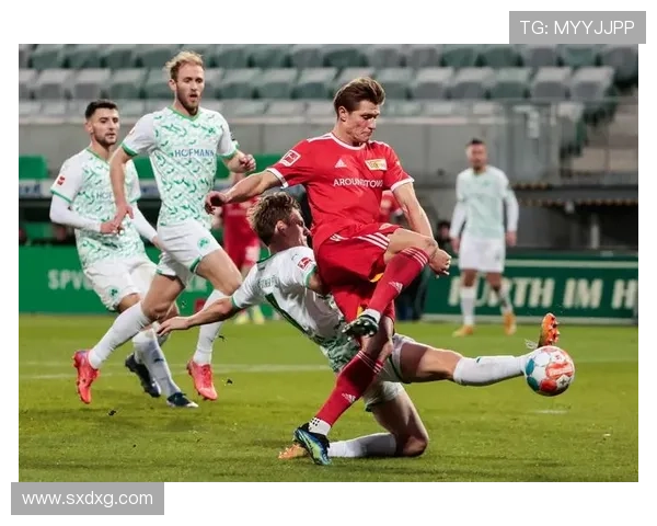 [德甲]贝伦斯晃开防守 门前低射远角破网.